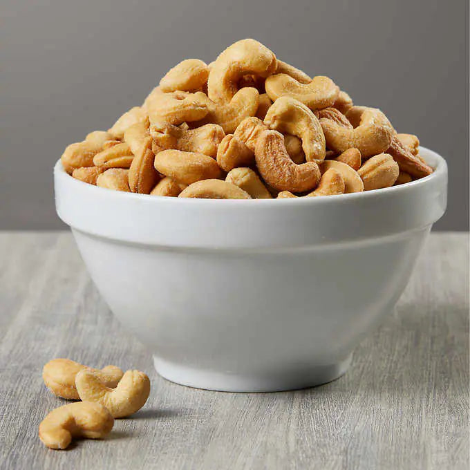 Kirkland Signature Fancy Whole Cashews, 2.5 lbs